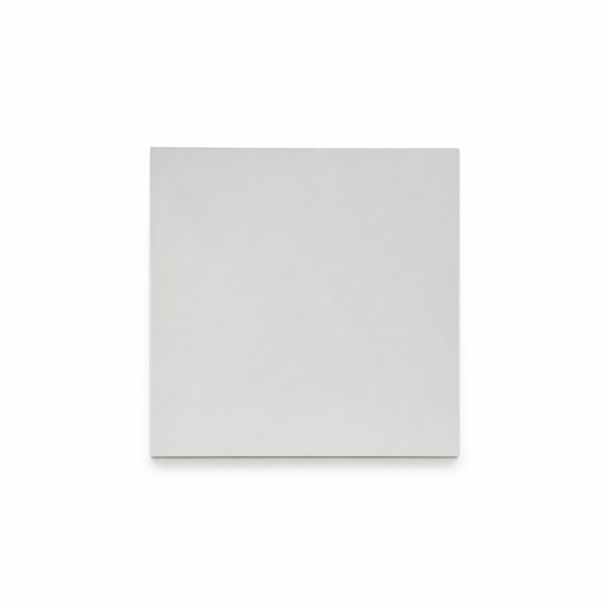 Base cuadrada MDF blanca de 15 cm, fotografía profesional sobre fondo blanco