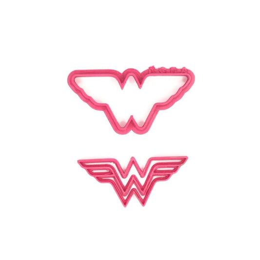 Cortador Plástico Logo Mujer Maravilla Pequeño